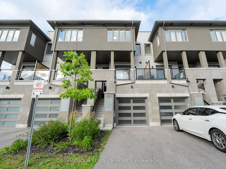 5 Donald Fleming Way, Whitby, ON, L1R 0N8 - 3