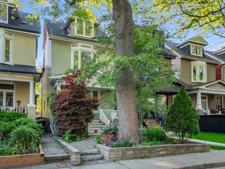 30 Galt Avenue, Toronto, ON, M4M 2Z1