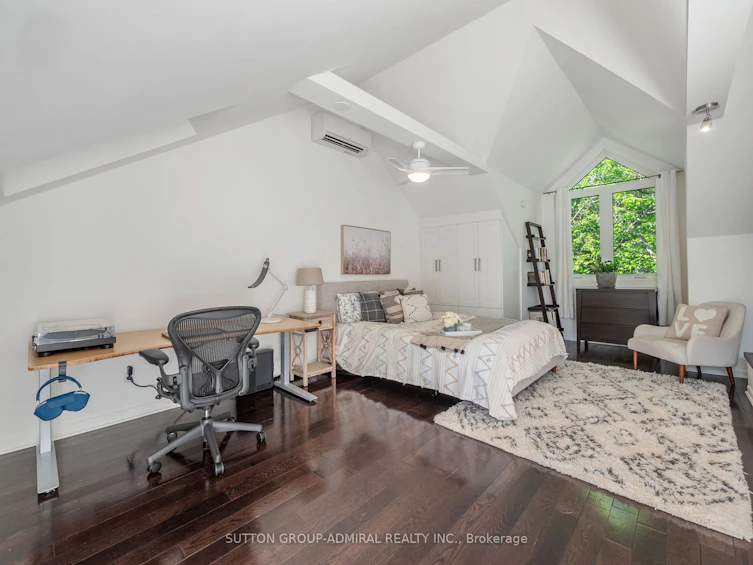 30 Galt Avenue, Toronto, ON, M4M 2Z1 - 23