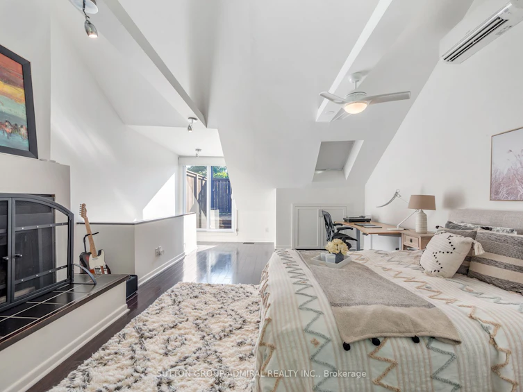 30 Galt Avenue, Toronto, ON, M4M 2Z1 - 25