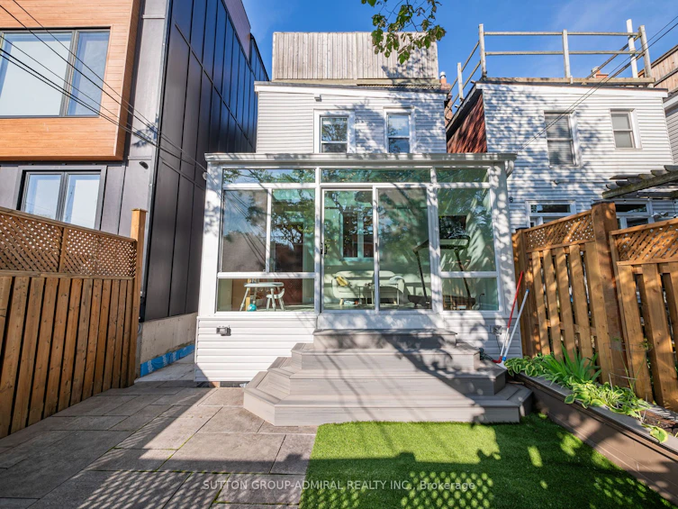 30 Galt Avenue, Toronto, ON, M4M 2Z1 - 31