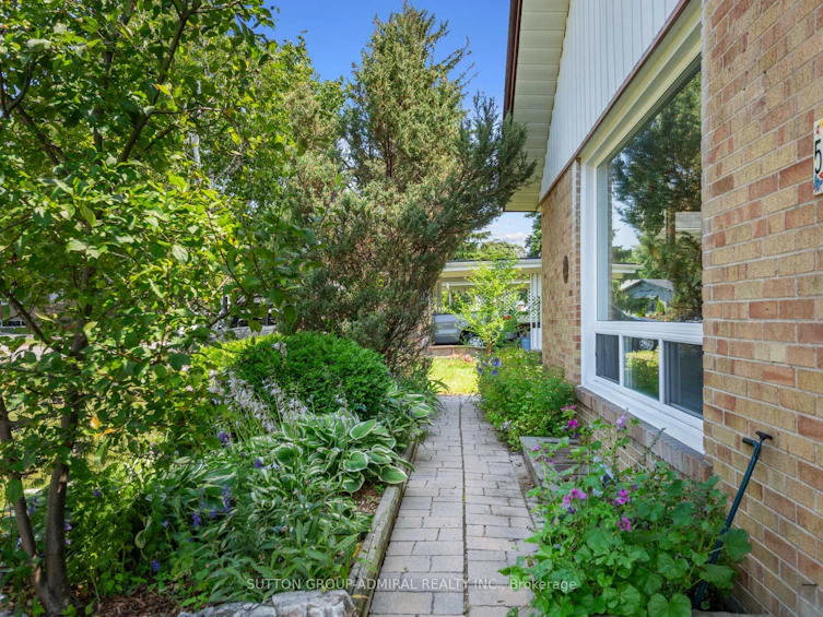5 Penzance Drive, Toronto, ON, M1K 4Z4 - 2