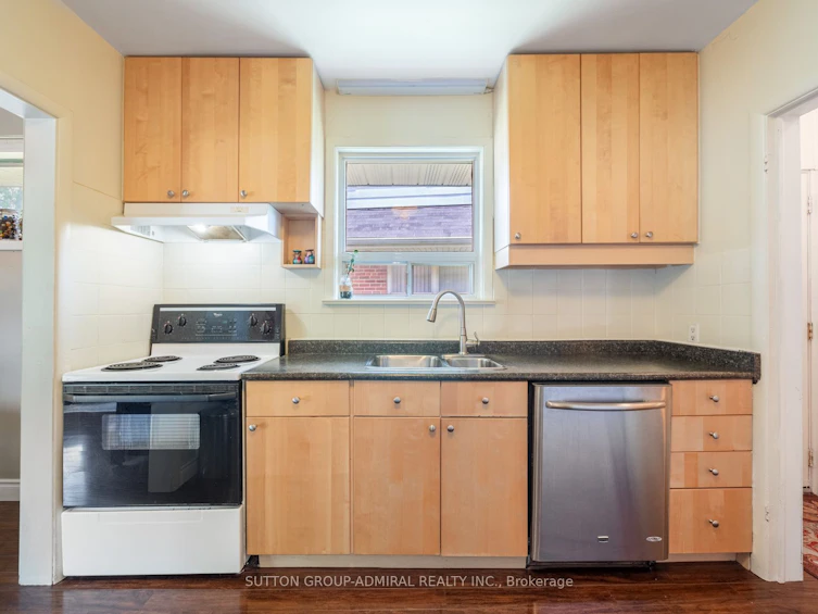 5 Penzance Drive, Toronto, ON, M1K 4Z4 - 11