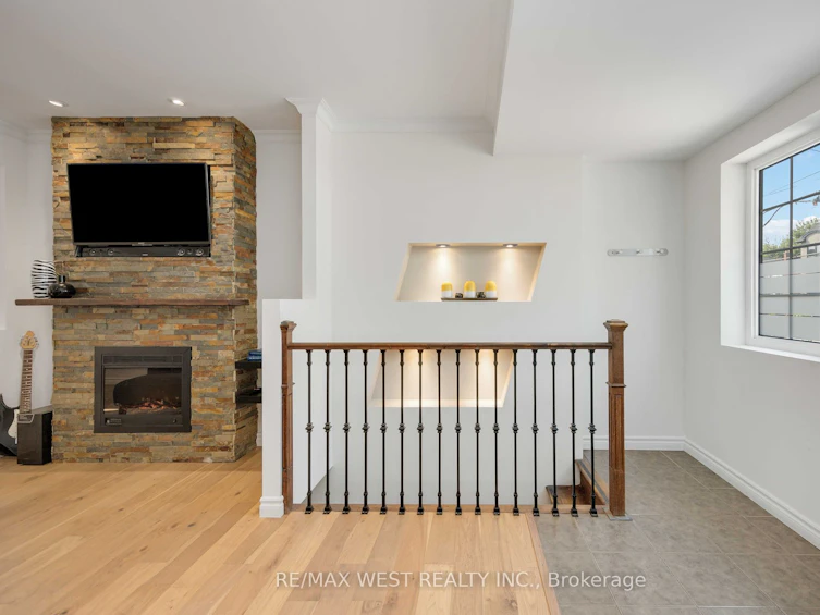 23 Mack Avenue, Toronto, ON, M1L 1M2 - 3