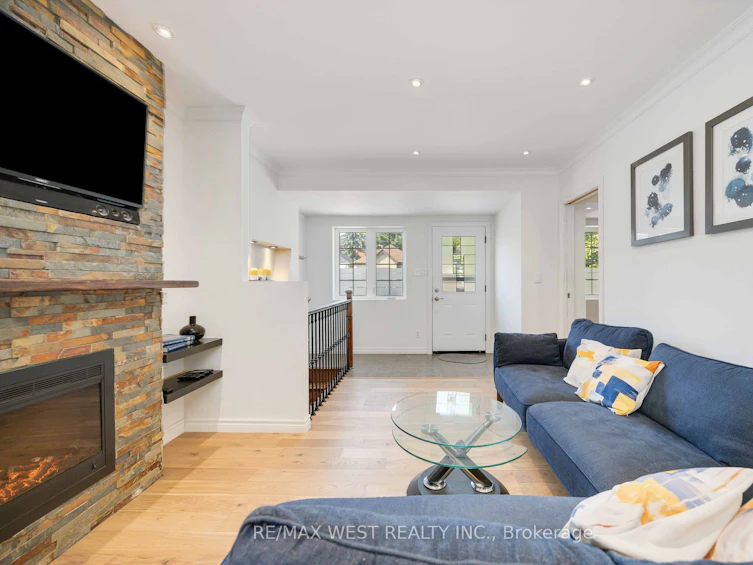 23 Mack Avenue, Toronto, ON, M1L 1M2 - 8