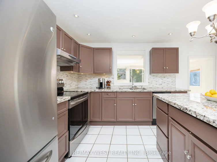 23 Mack Avenue, Toronto, ON, M1L 1M2 - 17