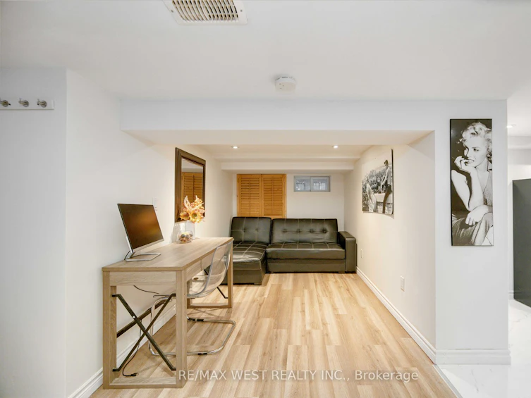23 Mack Avenue, Toronto, ON, M1L 1M2 - 23