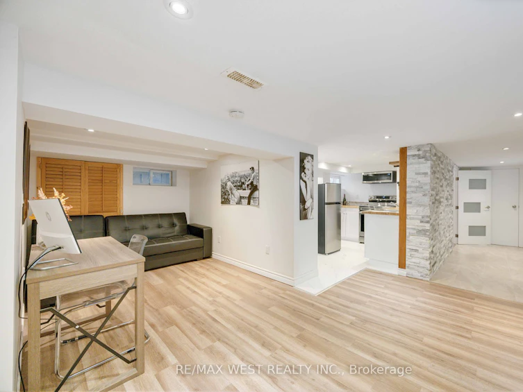 23 Mack Avenue, Toronto, ON, M1L 1M2 - 24