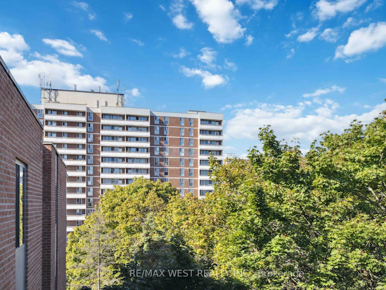 604-1200 Bridletowne Circle, Toronto, ON, M1W 2H8 - 17