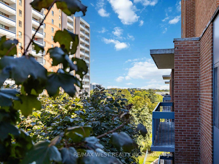 604-1200 Bridletowne Circle, Toronto, ON, M1W 2H8 - 18