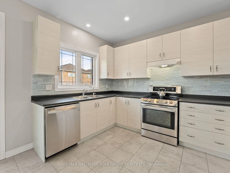 8 Pollock Avenue, Brock, ON, L0K 1A0 - 11