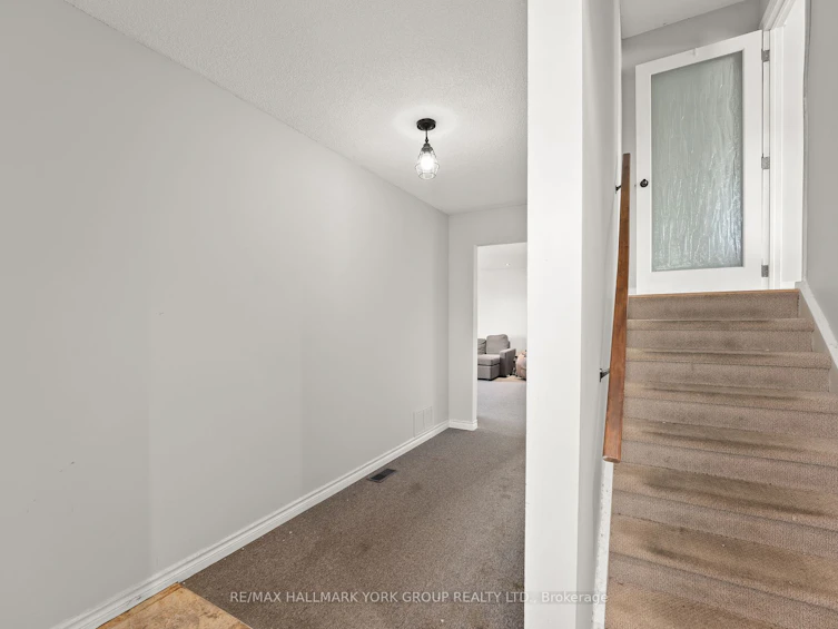 25 Blue Jay Boulevard, Georgina, ON, L0E 1N0 - 25