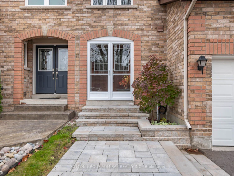 27 Bloomgate Crescent, Richmond Hill, ON, L4E 4E3 - 2
