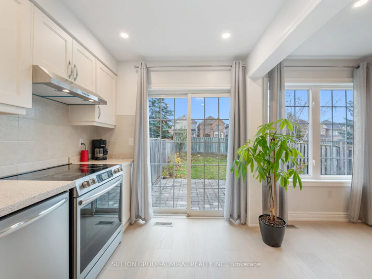 27 Bloomgate Crescent, Richmond Hill, ON, L4E 4E3 - 17