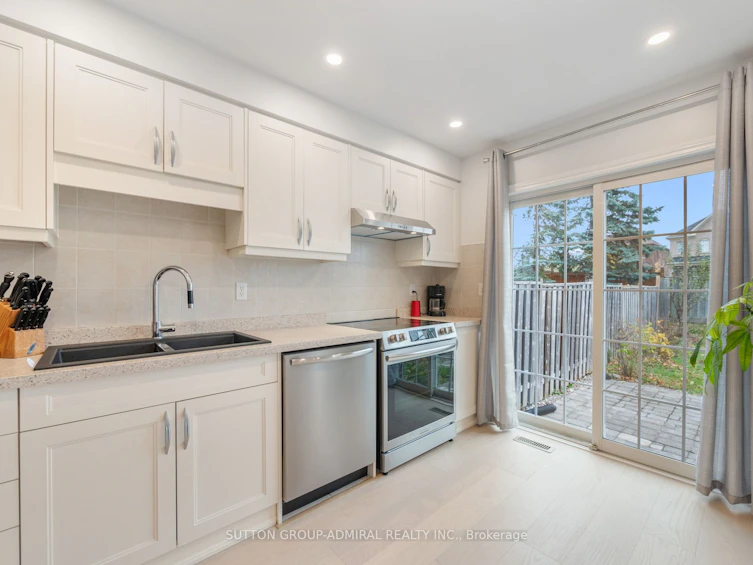 27 Bloomgate Crescent, Richmond Hill, ON, L4E 4E3 - 18
