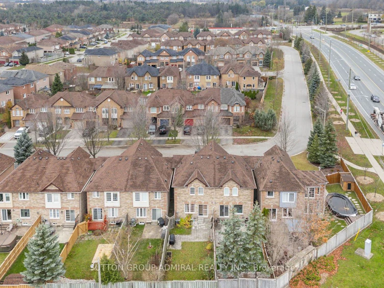 27 Bloomgate Crescent, Richmond Hill, ON, L4E 4E3 - 36