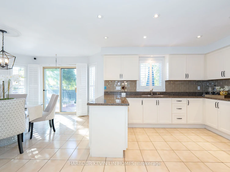 32 Queens College Drive, Richmond Hill, ON, L4B 1P2 - 16