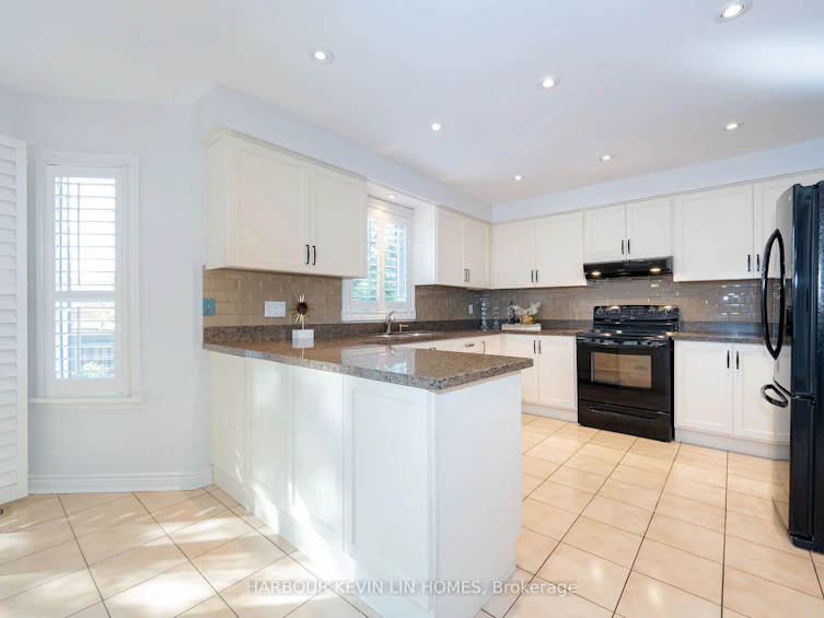 32 Queens College Drive, Richmond Hill, ON, L4B 1P2 - 17