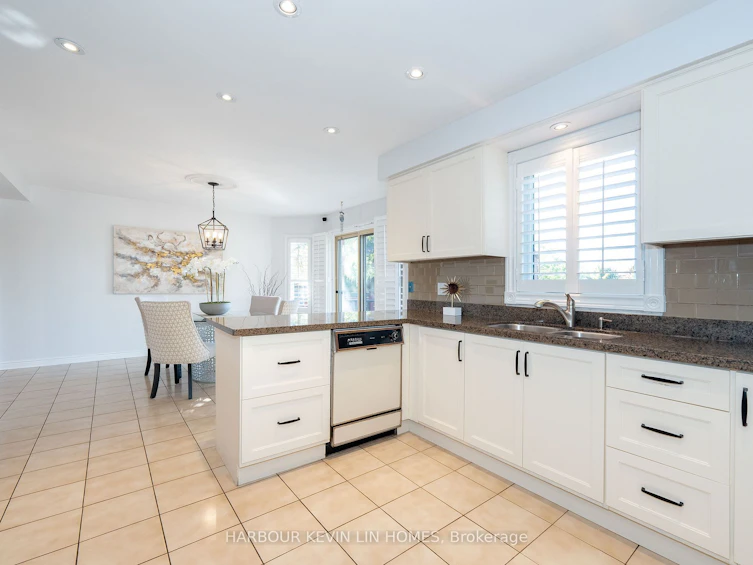 32 Queens College Drive, Richmond Hill, ON, L4B 1P2 - 18