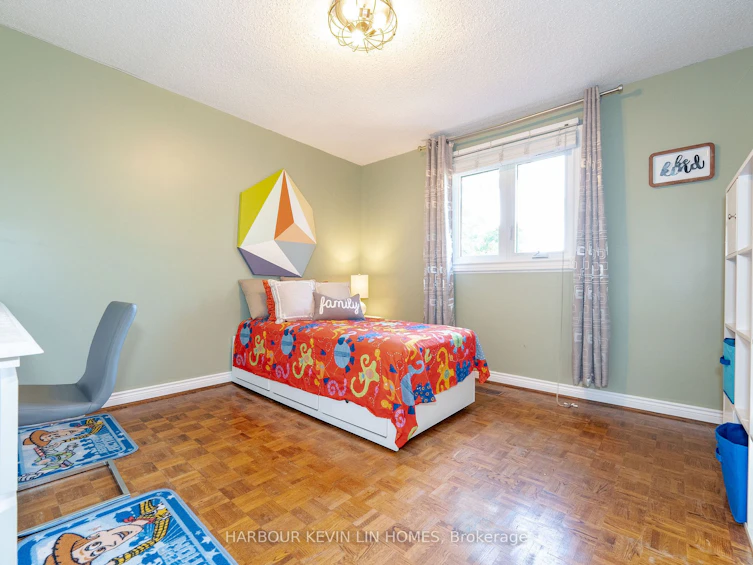 32 Queens College Drive, Richmond Hill, ON, L4B 1P2 - 32