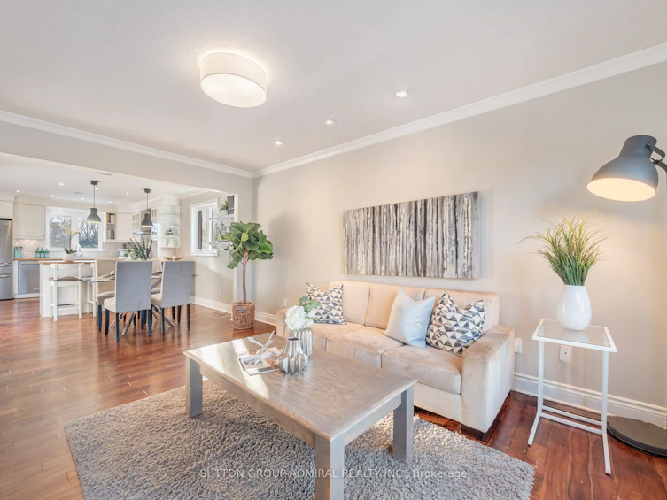 100 Lambeth Court, Newmarket, ON, L3Y 6S1 - 3