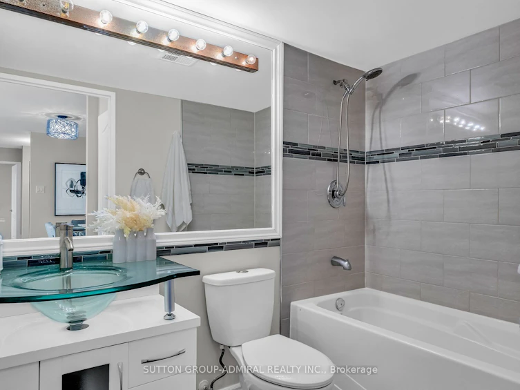 716-7 Townsgate Drive, Vaughan, ON, L4J 7Z9 - 34