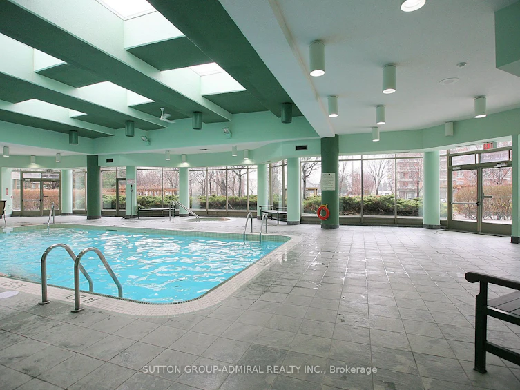 716-7 Townsgate Drive, Vaughan, ON, L4J 7Z9 - 37