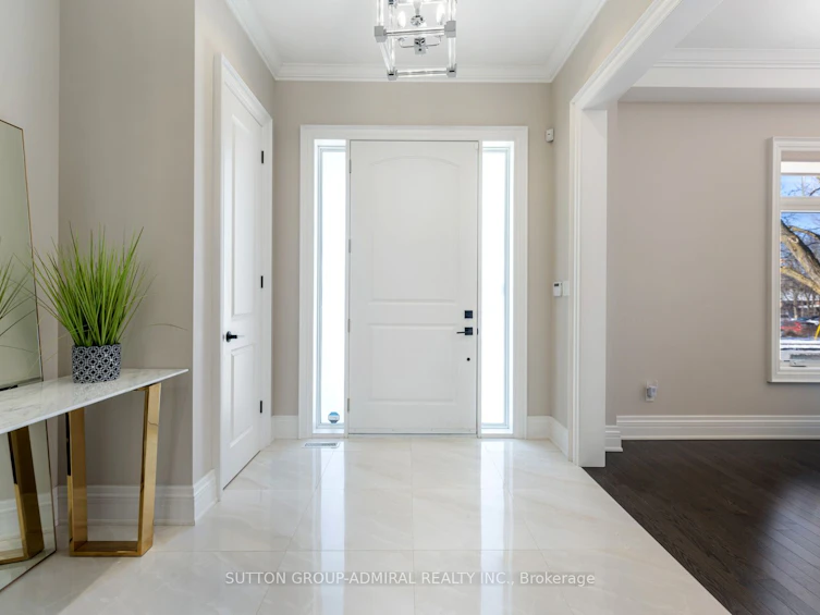 71 Sussex Avenue, Richmond Hill, ON, L4C 2E8 - 2