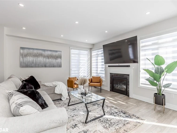 45 Wood Crescent, Essa, ON, L3W 0M5 - 9