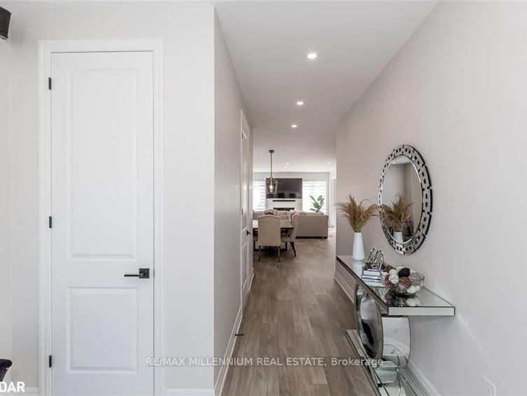 45 Wood Crescent, Essa, ON, L3W 0M5 - 4