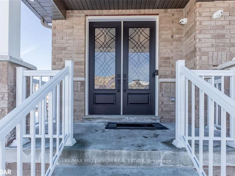 45 Wood Crescent, Essa, ON, L3W 0M5 - 2