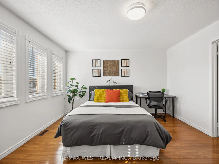 33 Piazza Crescent, Vaughan, ON, L4H 2C7 - 16