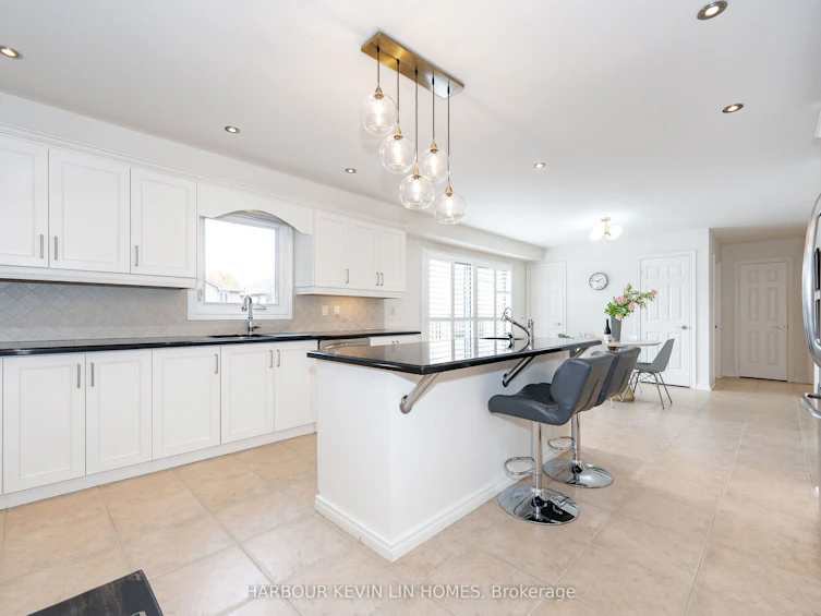 37 Laser Court, Richmond Hill, ON, L4B 1S1 - 21