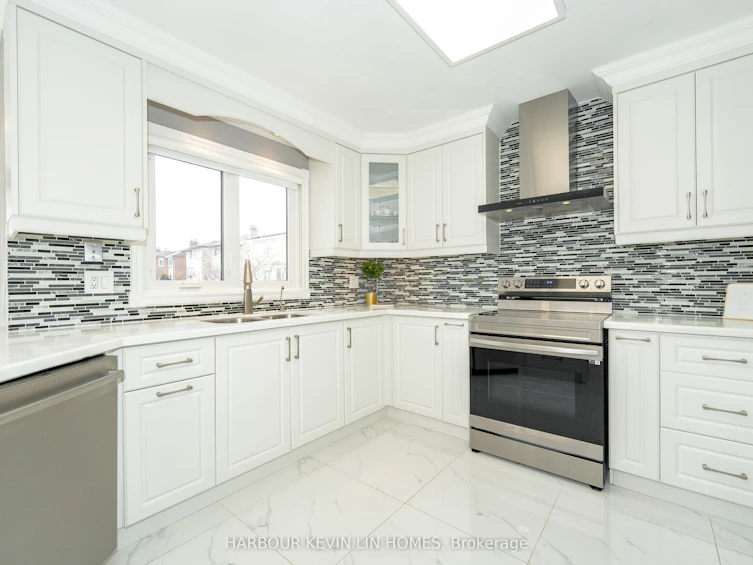 131 Spruce Avenue, Richmond Hill, ON, L4C 6V9 - 14