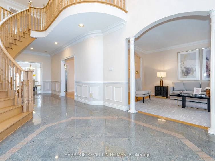 16 Hillsborough Court, Richmond Hill, ON, L4B 3X3 - 43