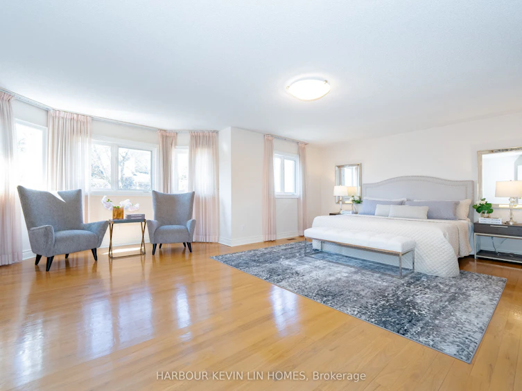 16 Hillsborough Court, Richmond Hill, ON, L4B 3X3 - 2