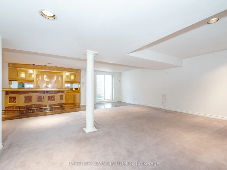 16 Hillsborough Court, Richmond Hill, ON, L4B 3X3 - 38