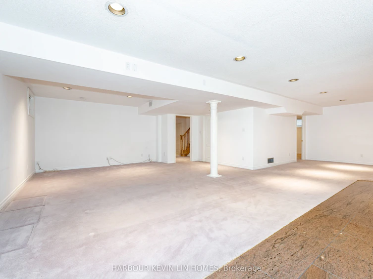 16 Hillsborough Court, Richmond Hill, ON, L4B 3X3 - 41