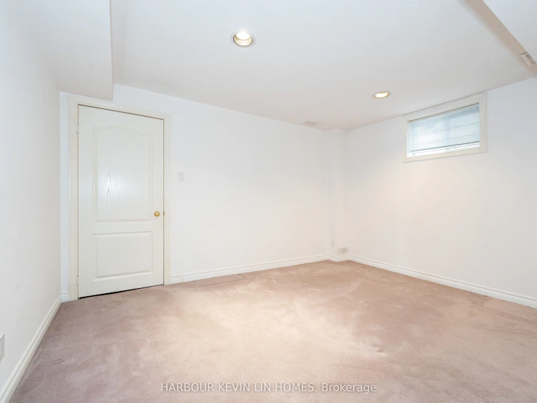 16 Hillsborough Court, Richmond Hill, ON, L4B 3X3 - 40