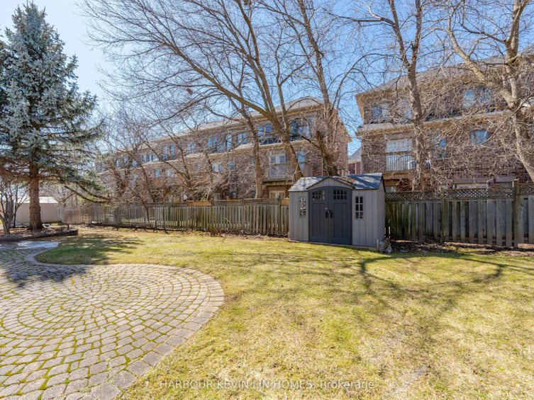 16 Hillsborough Court, Richmond Hill, ON, L4B 3X3 - 39