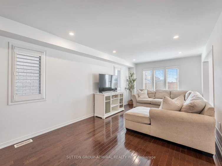 205 Romanelli Crescent, Bradford West Gwillimbury, ON, L3Z 0X6 - 13