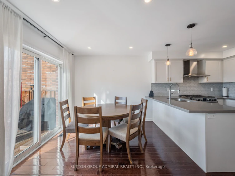 205 Romanelli Crescent, Bradford West Gwillimbury, ON, L3Z 0X6 - 3
