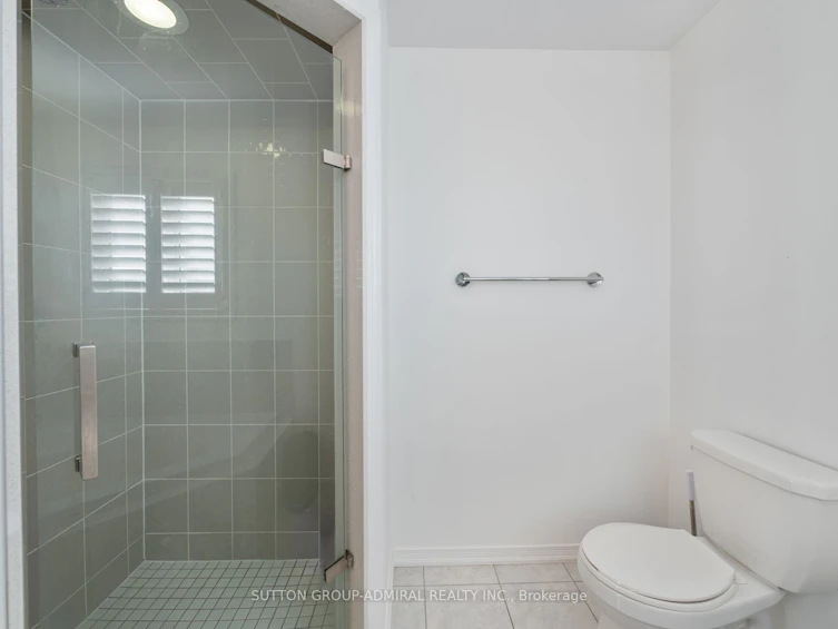 205 Romanelli Crescent, Bradford West Gwillimbury, ON, L3Z 0X6 - 2