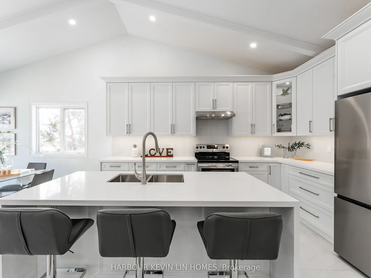 9 Limerick Street, Richmond Hill, ON, L4E 3X1