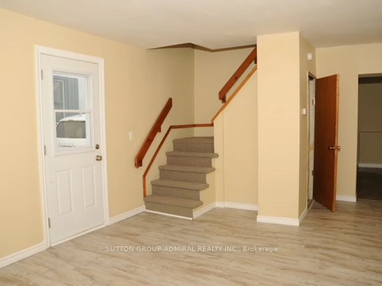 32-34 Superior Street, Newmarket, ON, L3Y 3X3 - 11