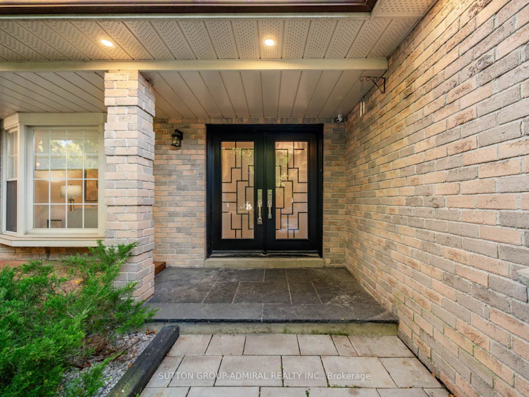 97 Golf Links Drive, Aurora, ON, L4G 3V4 - 2