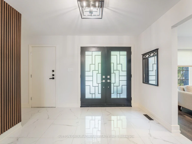 97 Golf Links Drive, Aurora, ON, L4G 3V4 - 3