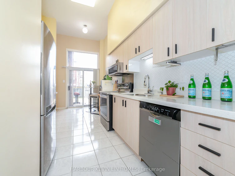 8 Queensway Drive, Richmond Hill, ON, L4S 1S2 - 29