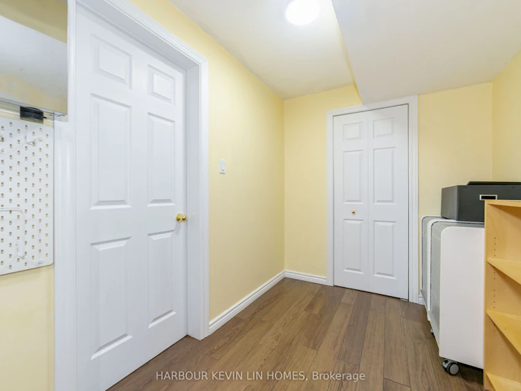 8 Queensway Drive, Richmond Hill, ON, L4S 1S2 - 22