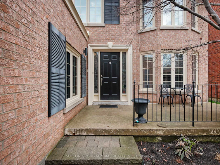 16 Cowles Court, Richmond Hill, ON, L4C 9A5 - 2